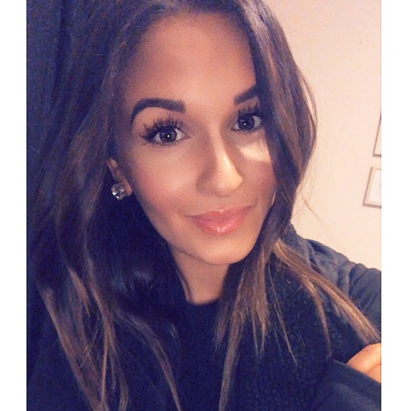 Meet your Posher, Bianca - Picture 1 of 1